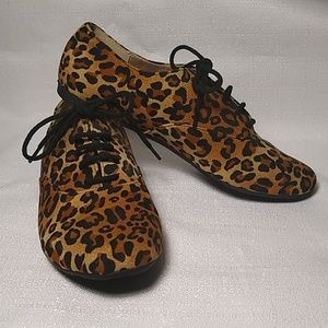 A.X.N.Y American Exchange Animal Print Oxfords